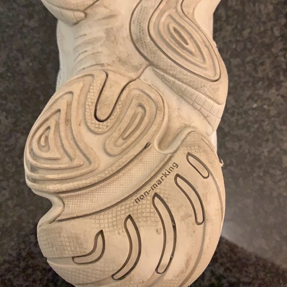 Yeezy 500 - Picture 10 of 14